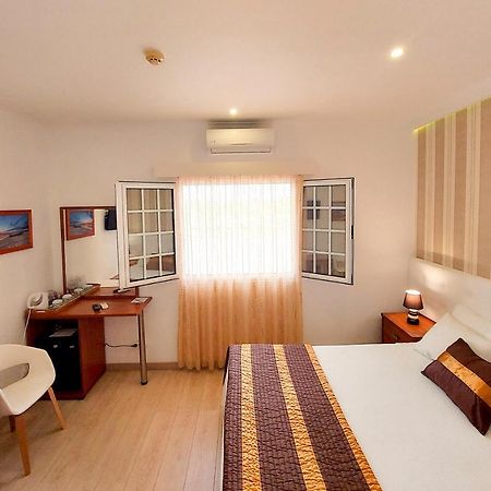 Vila Formosa Al-Estabelecimento De Hospedagem,Quartos-Rooms Monte Gordo Esterno foto