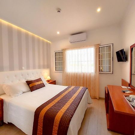 Vila Formosa Al-Estabelecimento De Hospedagem,Quartos-Rooms Monte Gordo Esterno foto