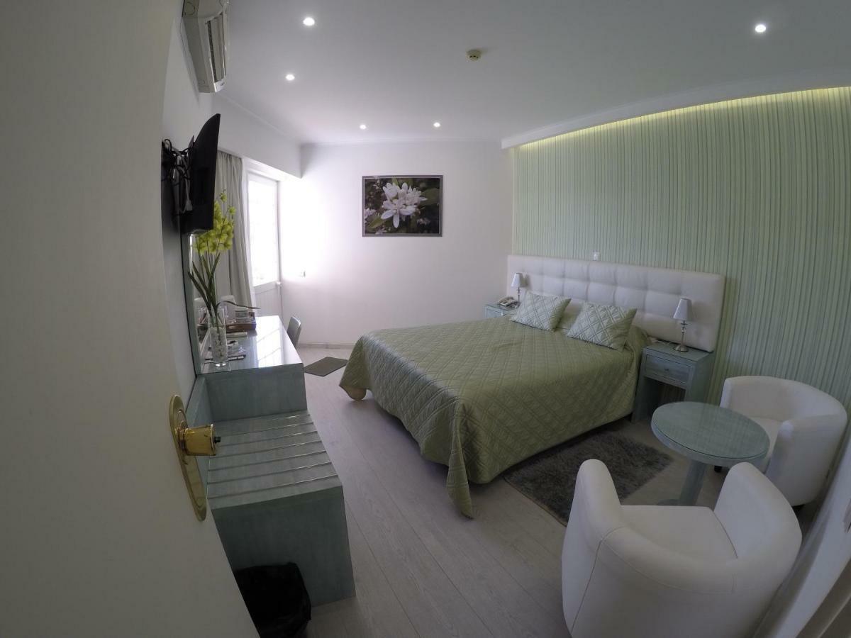 Vila Formosa Al-Estabelecimento De Hospedagem,Quartos-Rooms Monte Gordo Esterno foto