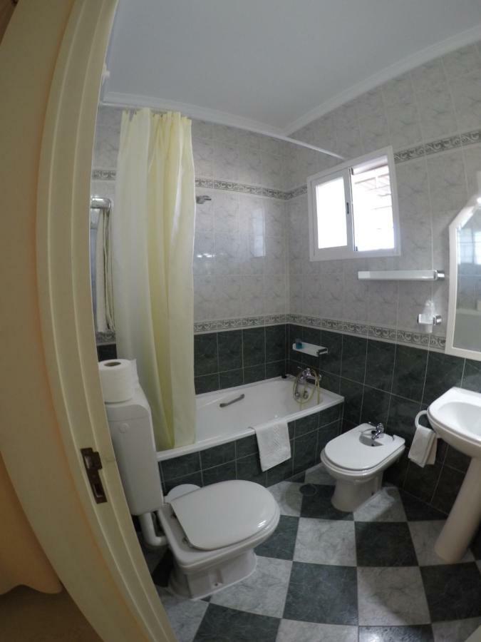 Vila Formosa Al-Estabelecimento De Hospedagem,Quartos-Rooms Monte Gordo Esterno foto